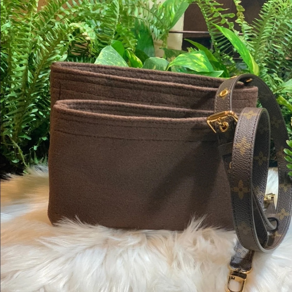 Louis Vuitton Pochette Metis - Picture 6 of 16